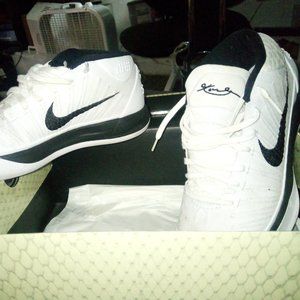 Kobe New size 8